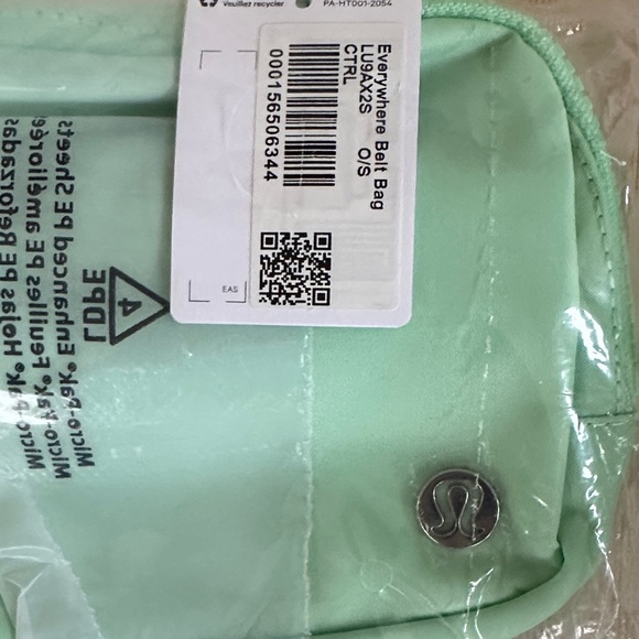 Lululemon Green Belt Bag and Green Free People Pouch bundle NWT - Picture 2 of 6